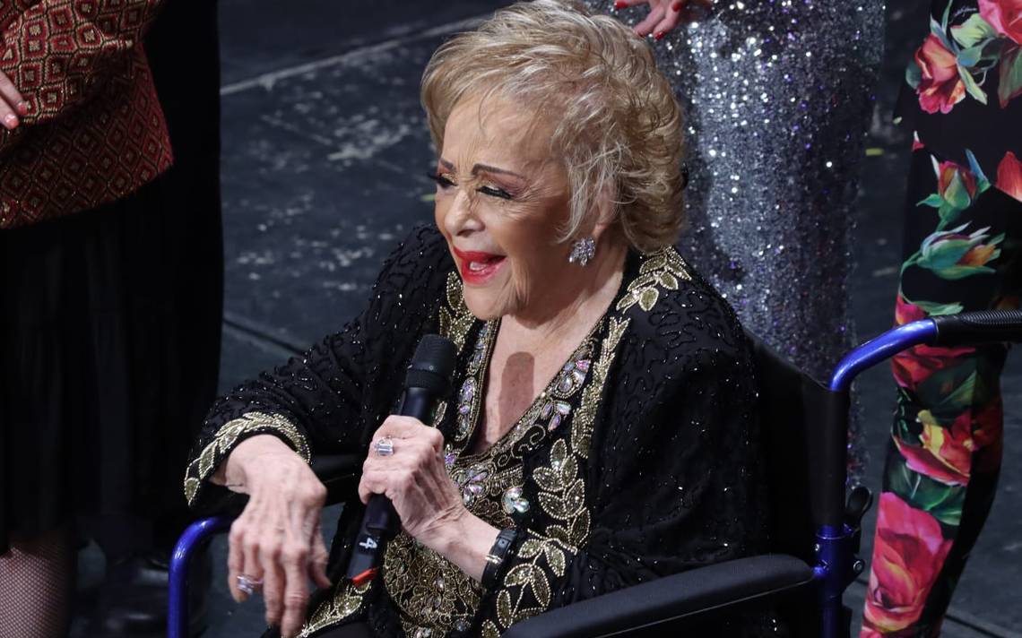 Los Metro Homenajean A La Diva Del Cine Mexicano, Silvia Pinal - El Sol ...